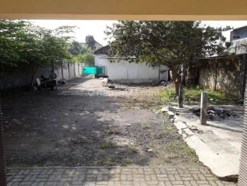Gudang Akses Kontainer Dekat Ringroad Utara Dan Terminal Jombor