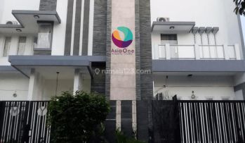 Rumah 2 Lantai Bagus SHM di Kemang Pratama, Bekasi