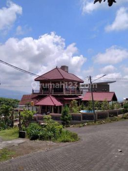 Dijual Villa di Kota Batu
