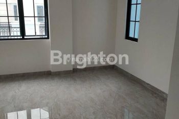 RUMAH HOEK PARK HOME LAVON 2 SIAP HUNI 2 KAMAR UNFURNISH