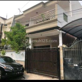 Rumah Simpang Darmo Permai Selatan dekat Pakuwon Mall