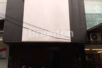 RUKO 3 LT DI JL PANGLIMA POLIM JAKARTA SELATAN
