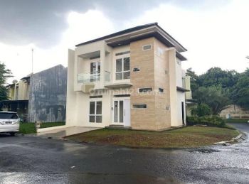Rumah Mewah Hook 2 Lantai di Ciputat Dekat Ke Jakarta Selatan