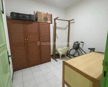 Chandra Disewa Rumah Uk 6x15m di Tomang