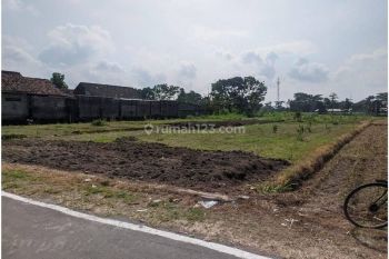 Dekat Puskesmas Prambanan, Prospek Hunian, View Sawah