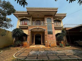 Rumah luas, Asri dan berkelas di Komplek Cijantung