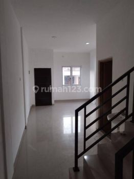 Ruko 4lantai 4x13 di Jelambar Bisa Untuk Usaha