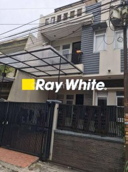 Dijual Rumah di Taman Ratu Indah