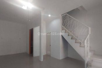 Rumah Dijual Siap Huni 2 Lantai Dekat Mall 18479