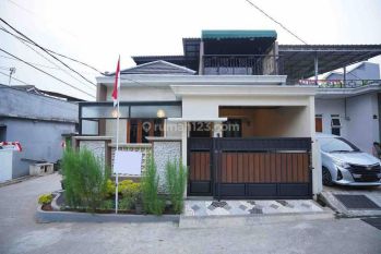 Rumah 2 Lantai Bagus Furnished SHM di Sawangan, Depok