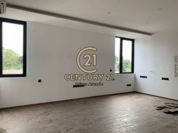 Rumah Brand New Model Scandinavian One Gate Sistem Swimming Pool