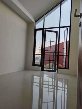 Rumah DEPOK DEKAT STASIUN 3 Kamar Tidur 2 Kamar Mandi