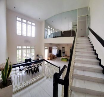 Termurah Rumah Minimalis 2 Lt Pakuwon City Depan