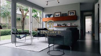 Rumah Bergaya Industrial Semi Furnished Di Jakarta Selatan