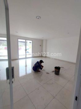 Gudang di Bitzpark Pasar Kemis Tangerang 11 x 30 m2 acess container 40 feet, yuk