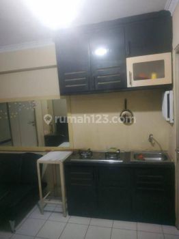 Apartemen tengah kota dan dekat ke LTR, Sekolah. Apartemen lengkap