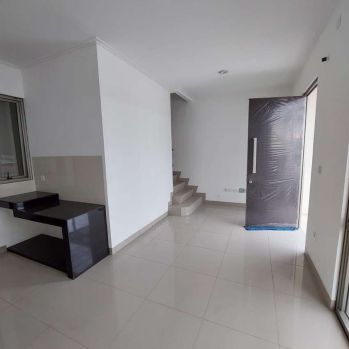 Rumah Pantai indah kapuk 2 cluster hawai Brand new siap huni