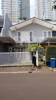 Rumah 2 lantai dekat gandaria city