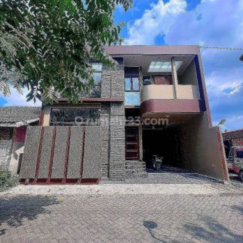 Rumah di Jual Dekat Jogja Kota Kampus UGM Mlati Sleman Yogyakarta 2 Lantai Baru