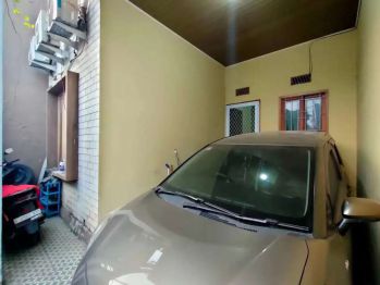 Dijual Rumah Cantik di Surya Mandala, lantai 2 di Pekayon. Bekasi