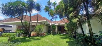 Rumah di Jl Supratman Bandung Area Premium Cocok Untuk Tempat Usaha