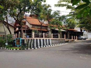 Rumah 2 lantai Pinggir jalan Utama dekat kampus UIN Ngaliyan Semarang Barat