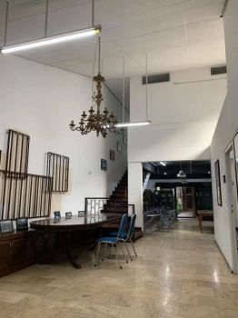 Ruang usaha komersil cafe sayap dago tamansari Bandung