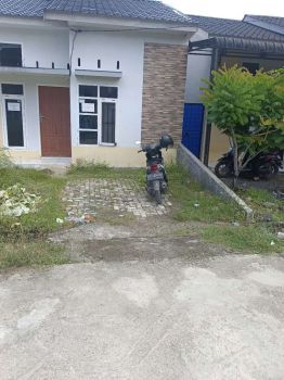 Disewakan satu unit rumah di komplek perumahan hadra blok b nomor 17