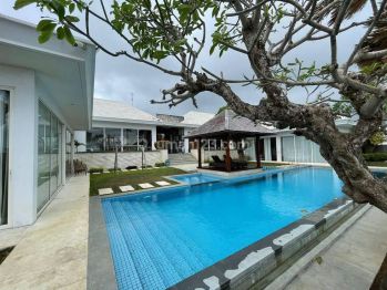Villa Luxury Cliff Top Located In Gated Villa Complex Vskhe