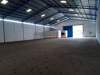 Gudang sewa bersih, rapi siap huni, bs akses trailer atau container.