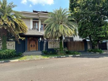 Rumah LANGKA !! SUPER MEWAH HOOK SEMI FURNISH di Jaka Permai, Bekasi Selatan