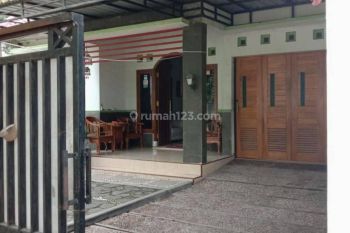 Rumah 2 Lantai Tepi Jl.kaliurang Pakem