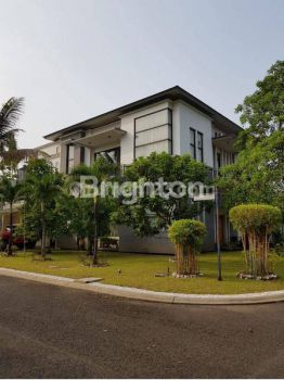 Rumah Hoek Sutera Magnolia alam sutera