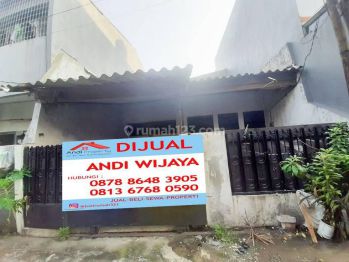 Rumah Tua Lokasi Strategis bebas banjir di tanjung duren(TD165)