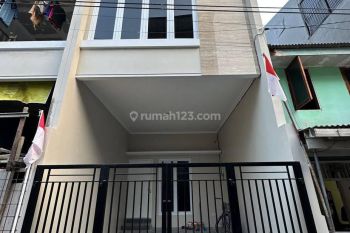 Non.654 Rumah Cantik New 3 Lantai tanjung Duren jakarta Barat