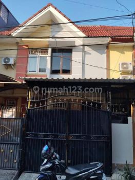 Rumah di Taman palem blok A