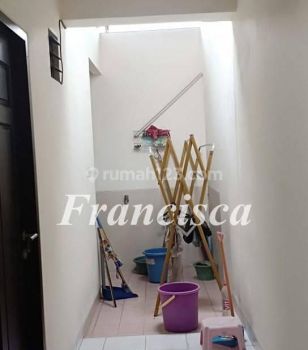 D I S E W A Rumah Furnished Bagus Di Taman Aries