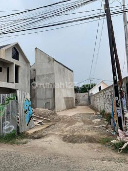 Rumah Mewah 2 Lantai, Semi Furnished di VPT, Tidar Malang