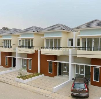 Rumah 2 lantai siap huni lokasi strategis nyaman dan damai