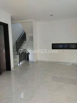 Brand New Disewakan Rumah Golf Island 5x15 3 Lantai Kosongan