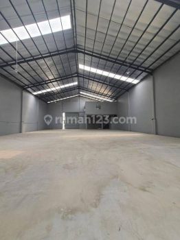Gudang di Cipondoh, Tangerang, Luas 800m2, Office, Cont 40 Feet