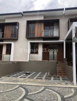Disewakan Rumah di Dalam Komplek Bali Garden City View Cikutra
