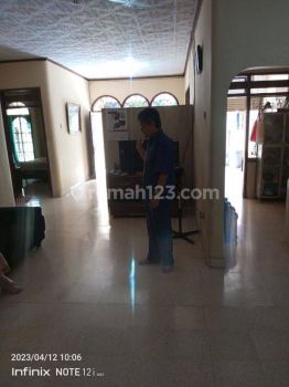 rmh strategis bebas banjir lingkungan aman nyaman tenang bersih dekat busway