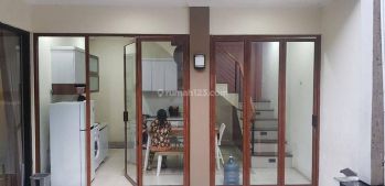 Disewakan Rumah Asri Nyaman Terawat Siap Huni di Cijawura, Bandung