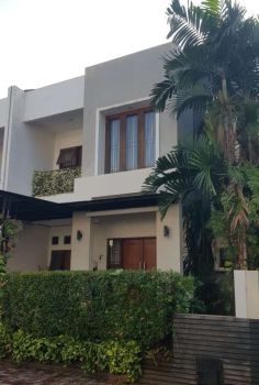 Dijual rumah cluster 2 lantai siap huni strategis di Kebagusan Jaksel