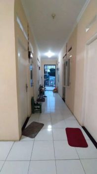 KOS KHUSUS WANITA NON AC. FAN, WIFY, KAMAR MANDI DALAM. PARKIR MOTOR.