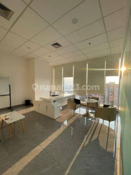 Gedung perkantoran Gold Coast PIK di lokasi strategis