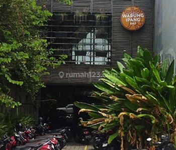 Disewakan gedung ex resto tempat usaha di Seminyak