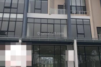 Dijual Hunian Mewah Ruko 3 Lantai New East, Terletak di Kawasan Ramai, Dekat Dan
