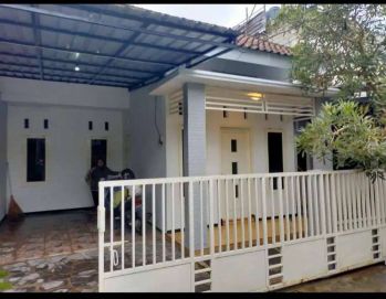 DISEWAKAN RUMAH TINGGAL DI TENGAH KOTA BATU